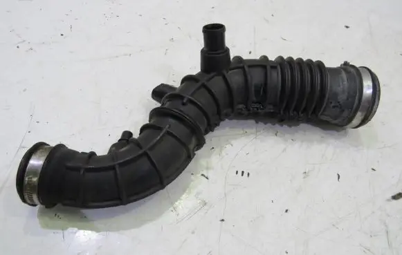 Dacia Sandero Air intake duct part 165764382R