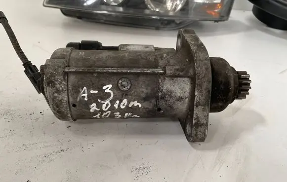 Audi A3 S3 8P Starter motor 1812090508JC