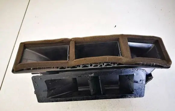 Volkswagen PASSAT B6 Cabin air duct channel 05706001