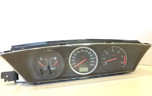 Nissan Primera Speedometer (instrument cluster) AV619