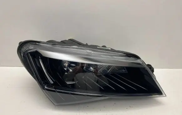Skoda Superb B8 (3V) Headlight/headlamp 3V1941016A 1ZS01193922