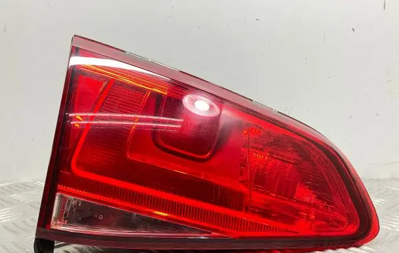 Volkswagen Golf VII Tailgate rear/tail lights 5G0945093AD