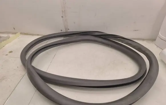 Volvo V40 Rear door rubber seal (on body) 31385842