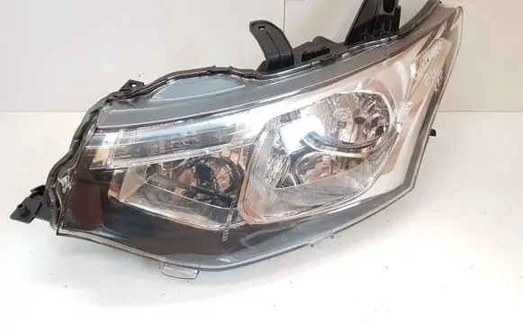 Mitsubishi Outlander Headlight/headlamp 8301C199
