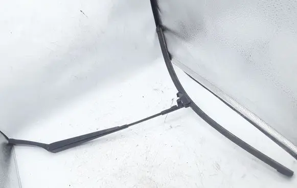 Skoda Octavia Mk2 (1Z) Front wiper blade arm 1Z2955410