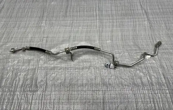 Maserati GranTurismo Air conditioning (A/C) pipe/hose 6701581860