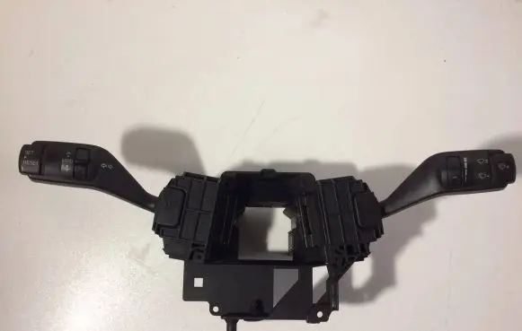 Ford Focus Wiper control stalk 17D940