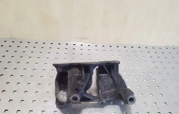 Volkswagen Transporter - Caravelle T5 Engine mounting bracket 070199343B