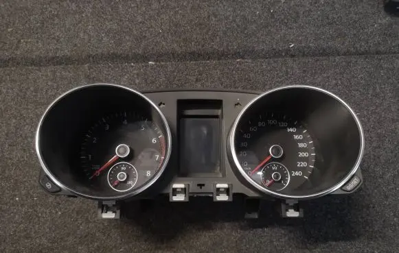 Volkswagen Golf VI Speedometer (instrument cluster) 5K0920870B VDD02428 110819015012