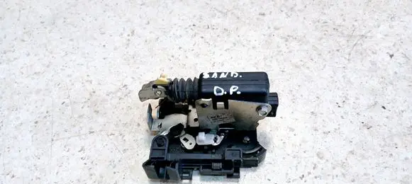 Dacia Sandero Front door lock 8200735224