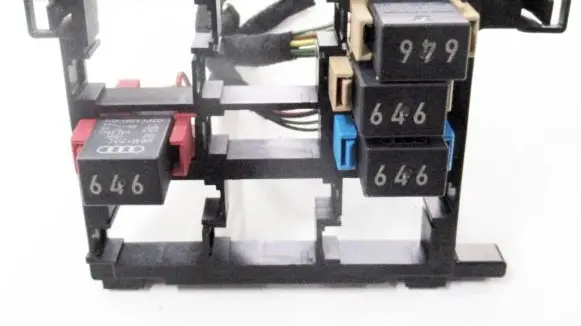 Volkswagen Touran II Other relay 4H0951253C