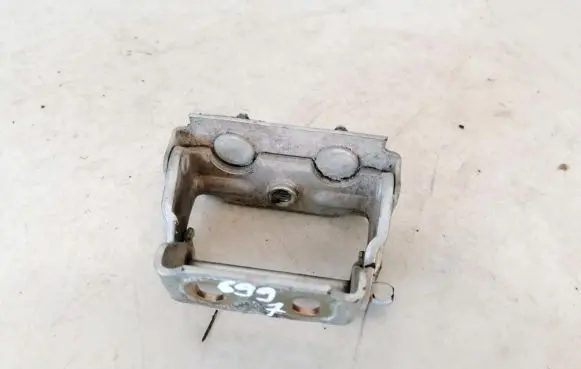 Ford Focus Tailgate/trunk/boot hinge a8q9a