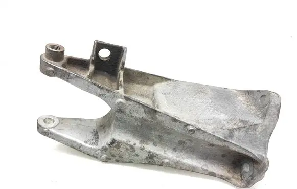 Volkswagen Transporter - Caravelle T5 Engine mounting bracket 7E0199343