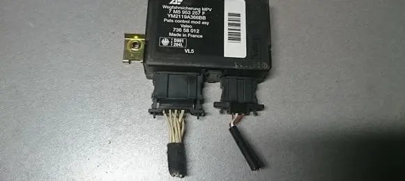 Volkswagen Sharan Immobilizer control unit/module 7M5953257F YM2119A366BB 73658012