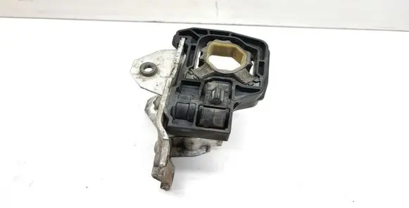 Radiator mount bracket