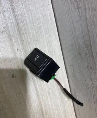 Land Rover Range Rover Evoque L538 Tailgate/boot open switch button DH9WD SAL538B