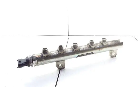 Opel Zafira B Fuel main line pipe 55209572 0445214095