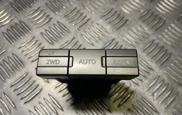 Nissan X-Trail T30 Suspension ride height/mode switch 