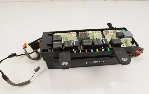 Jaguar F-Pace Fuse module HK8314A067FA P00139825C CZGTA