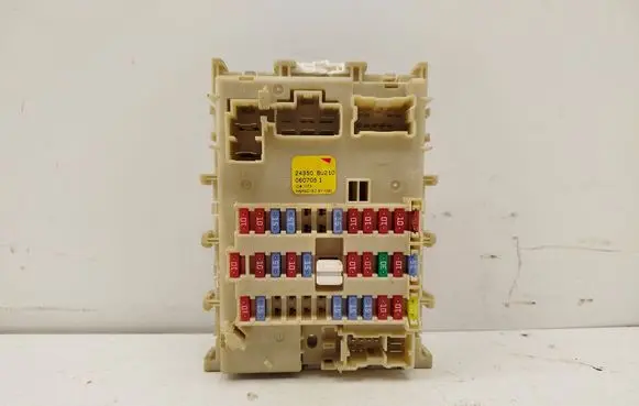 Nissan Almera Tino Fuse box set 24350BU210 0607051 1D1073