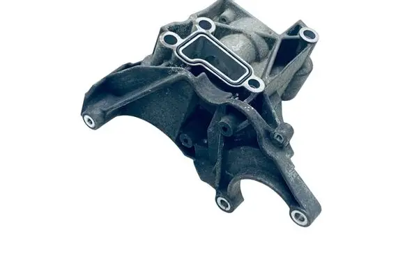 Volkswagen Touareg II Power steering pump mounting bracket 059145167AE