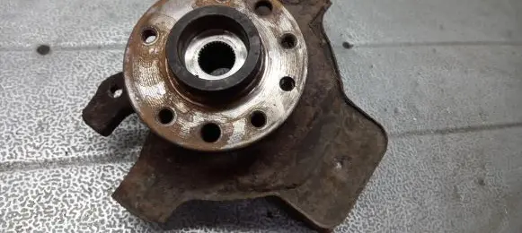 Opel Astra G Front wheel hub spindle knuckle