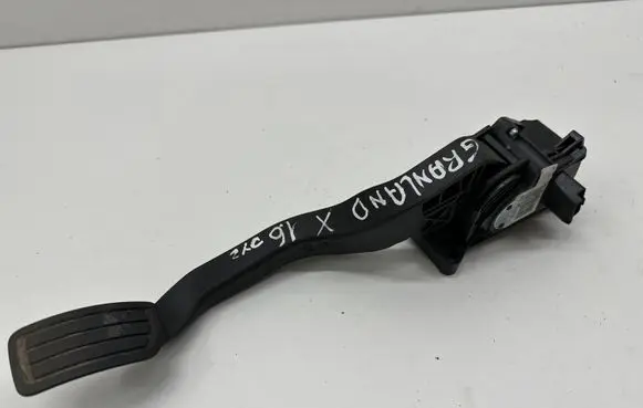Opel Grandland X Accelerator throttle pedal 2314781