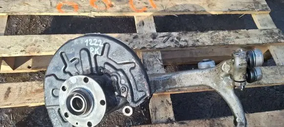 Audi A4 S4 B7 8E 8H Front wheel hub 