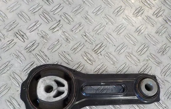Mitsubishi Outlander Engine mounting bracket