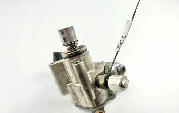 Audi TT TTS Mk2 Fuel injection high pressure pump 06F127025F