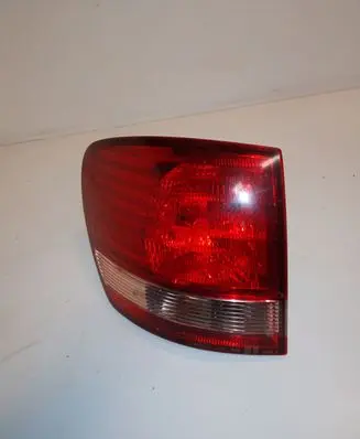 Toyota Avensis Verso Rear/tail lights