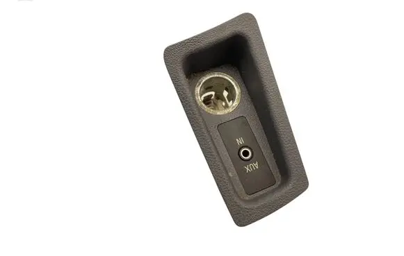BMW 1 E81 E87 AUX in-socket connector 7132045 51167132045