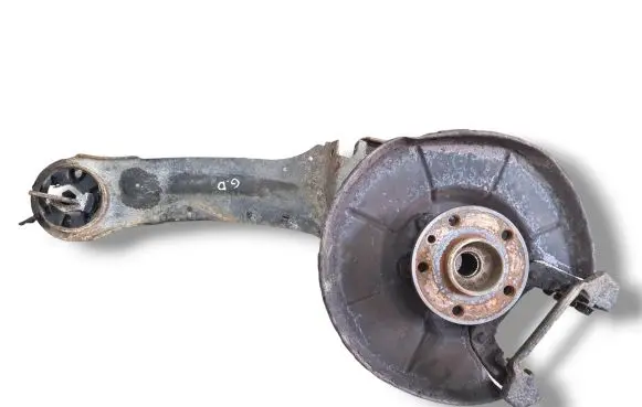 Rear wheel hub spindle/knuckle