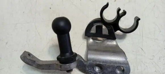 Audi Q3 8U Engine mounting bracket 03L103390H