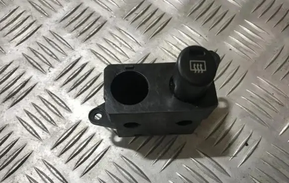 Mitsubishi Lancer Windscreen/window heater switch