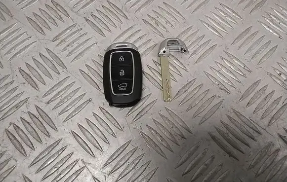 Hyundai i30 Ignition key/card 