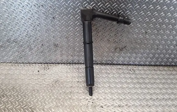 Nissan Almera Tino Fuel injector
