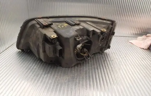 Volkswagen Transporter - Caravelle T5 Headlight/headlamp 1305235738