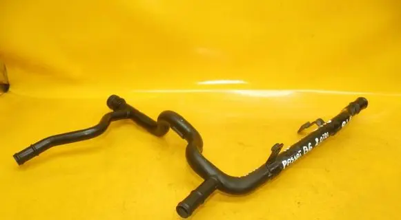 Volkswagen PASSAT B6 Engine coolant pipe/hose 03G121065K