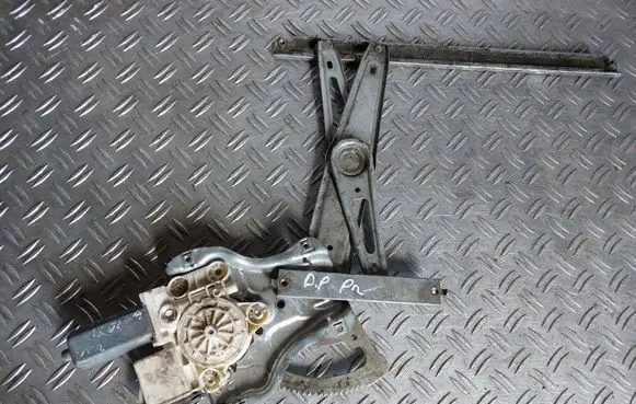 Toyota Corolla E120 E130 Front door window regulator with motor 992046100