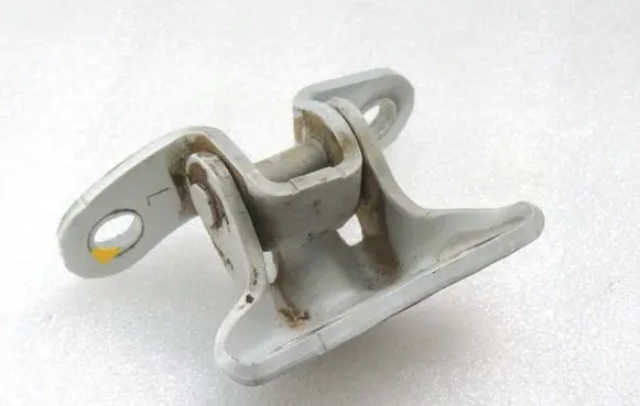 Toyota Yaris XP210 Front door lower hinge 6872002060