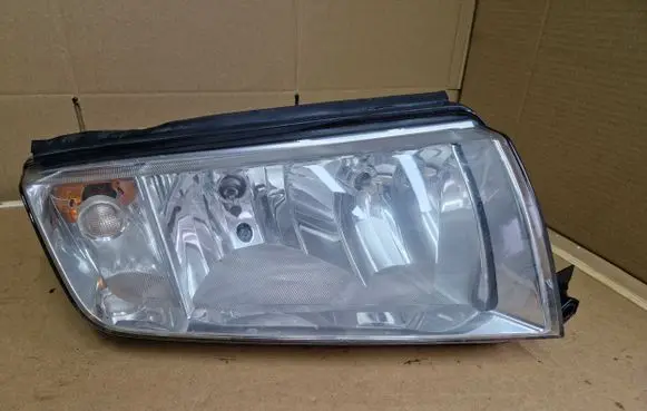 Skoda Fabia Mk1 (6Y) Headlight/headlamp