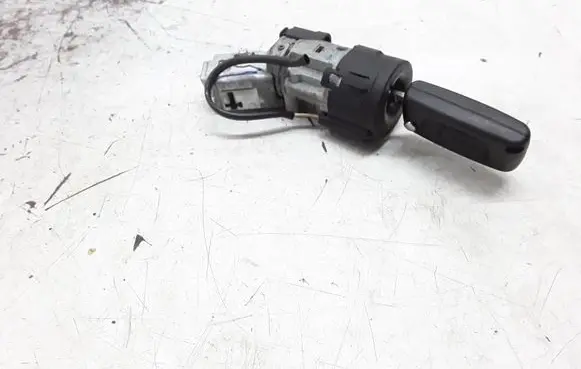 Peugeot 407 Ignition lock 9648445180