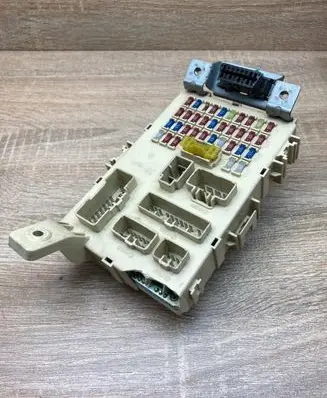 Hyundai i20 (PB PBT) Fuse module 919501J030 1009715011