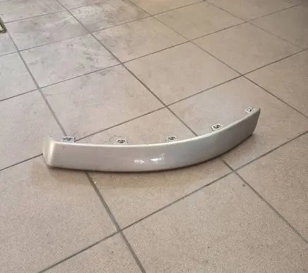 Front bumper splitter molding