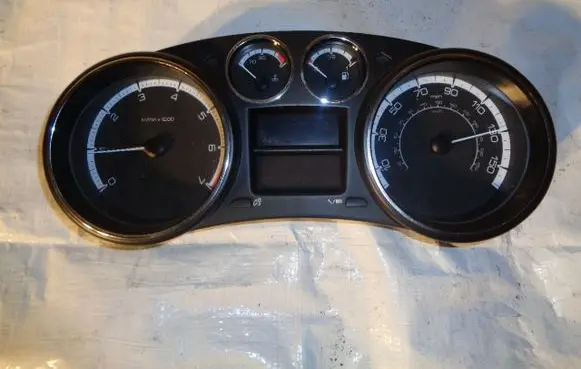 Peugeot 308 Speedometer (instrument cluster) 9674994980