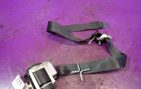 Peugeot 207 CC Front seatbelt