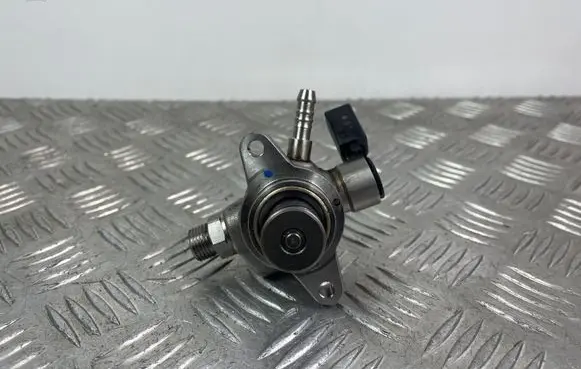 Seat Arona Fuel injection high pressure pump 04E127027N
