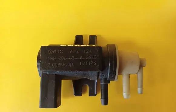 Volkswagen Tiguan Turbo solenoid valve 1K0906627A