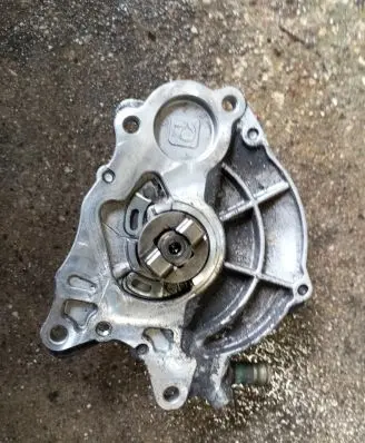 Volkswagen Amarok Vacuum pump 2645603 03L145100H